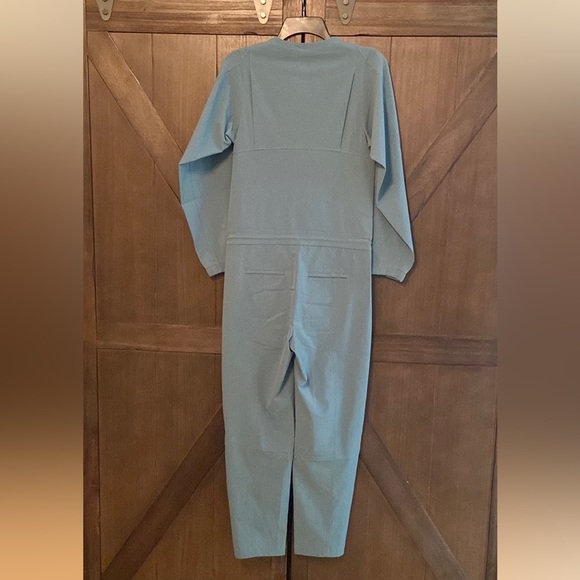 Lululemon 🍋Ventlight Zippered Jumpsuit - Picture 7 of 8